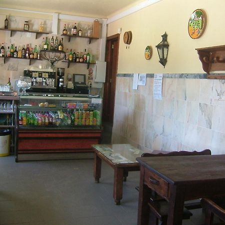 "O Viajante" Low Cost Hotel Эштремош Экстерьер фото