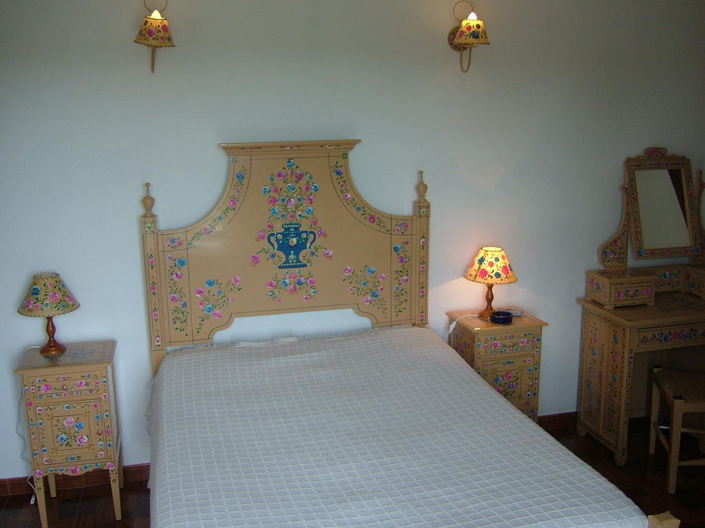 "O Viajante" Low Cost Hotel Эштремош Номер фото
