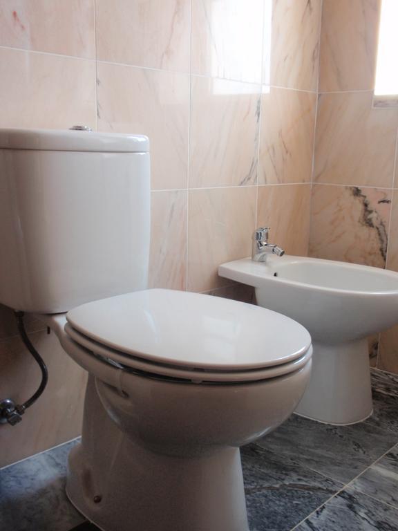 "O Viajante" Low Cost Hotel Эштремош Номер фото