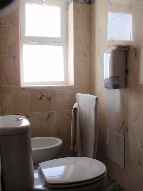 "O Viajante" Low Cost Hotel Эштремош Номер фото